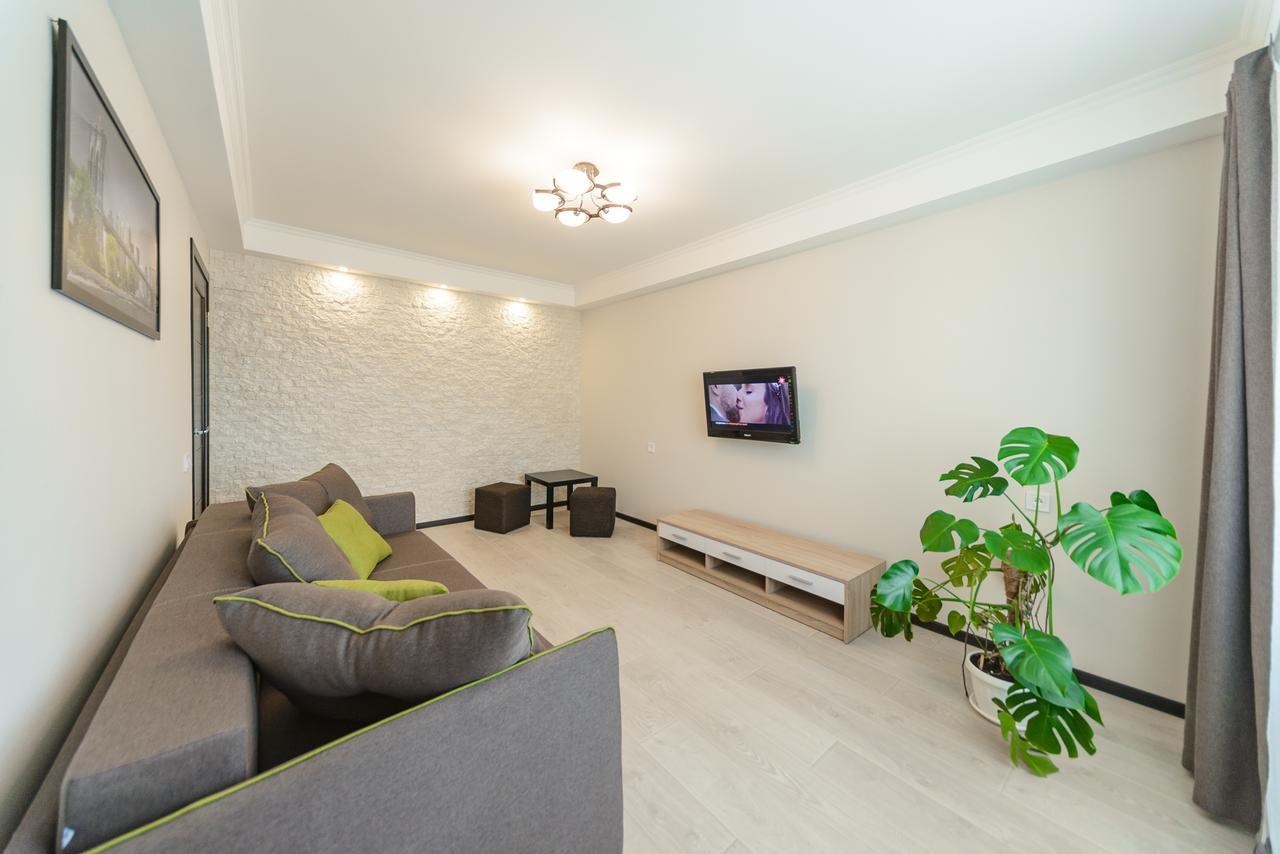 Artal Apartment On Iordanskaya 22 キエフ エクステリア 写真