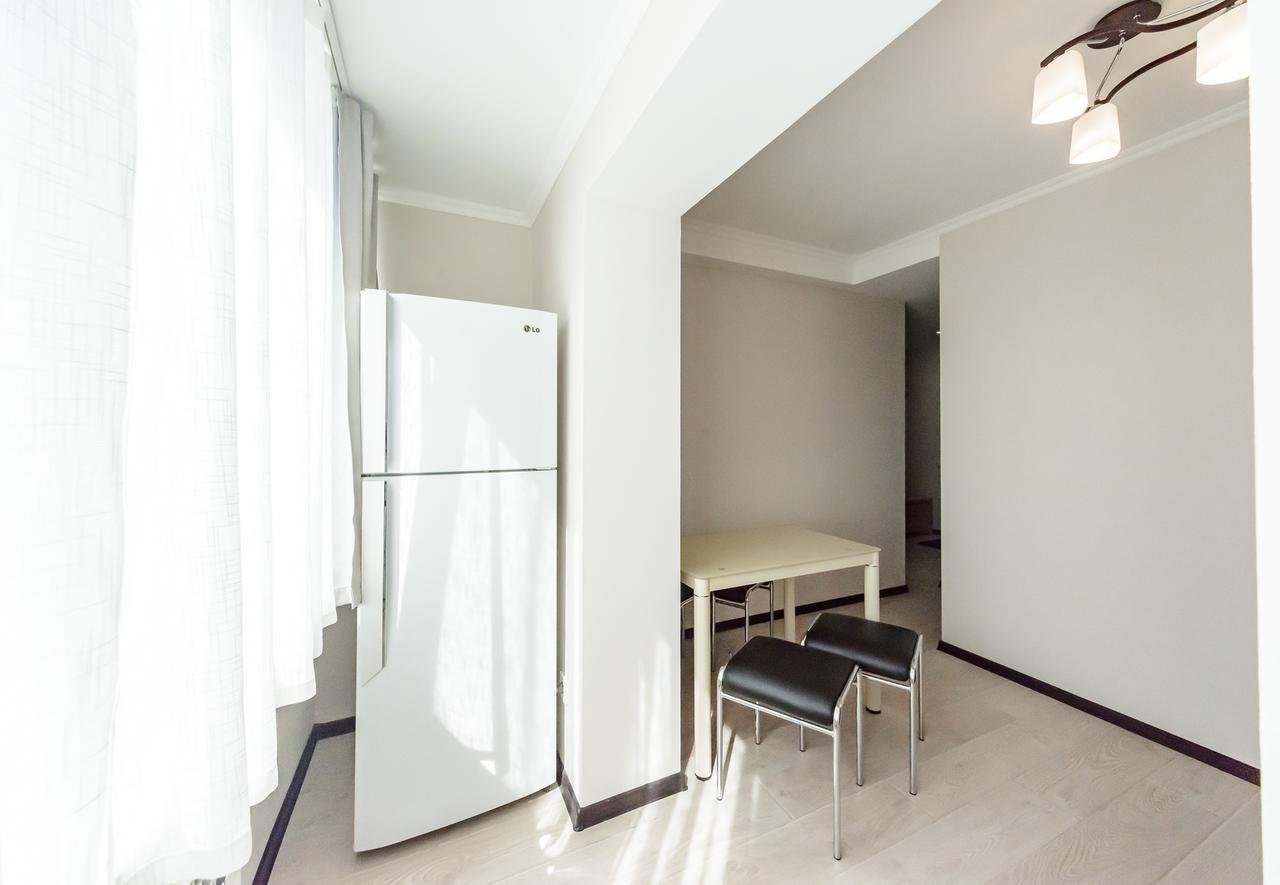 Artal Apartment On Iordanskaya 22 キエフ エクステリア 写真