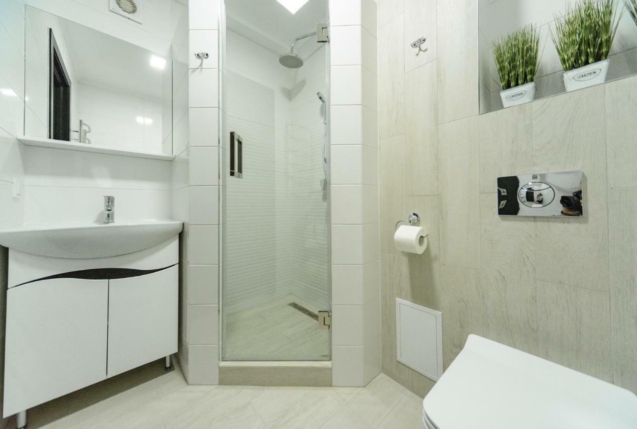 Artal Apartment On Iordanskaya 22 キエフ エクステリア 写真